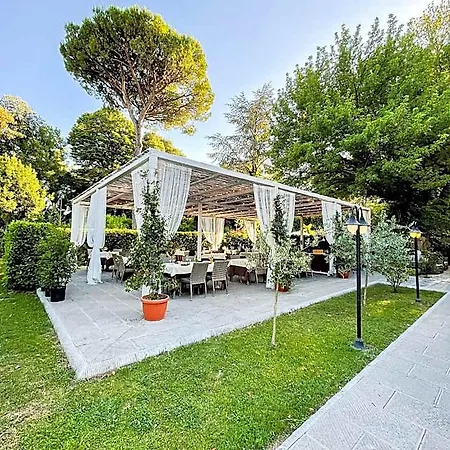 Hambros - Il Parco In Banchieri Отель Лукка